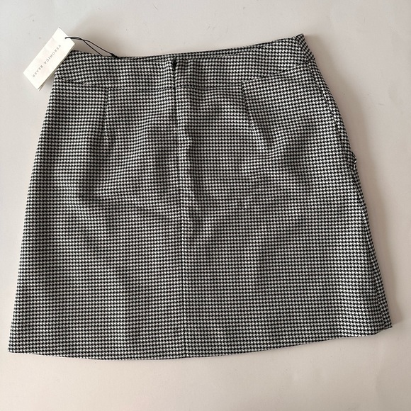 Veronica Beard Barnes Short Skirt w/ Buttons - Picture 6 of 9